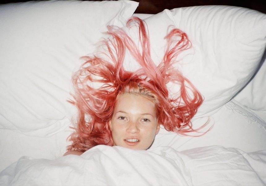 Juergen Teller, Young Pink Kate London 1998 © Juergen Teller, All Rights Reserved